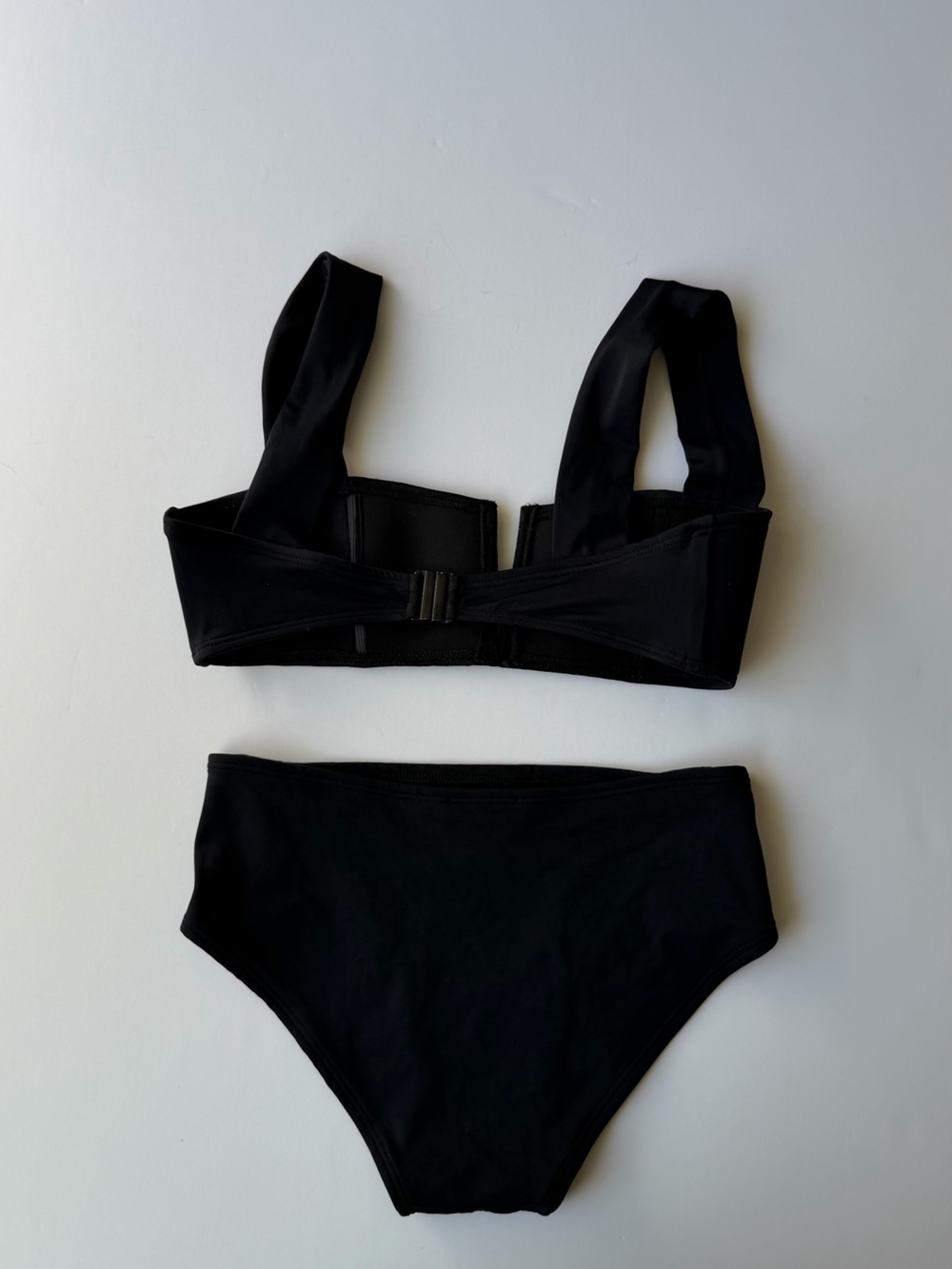 Victoria Black Bikini - Picture 3 of 7